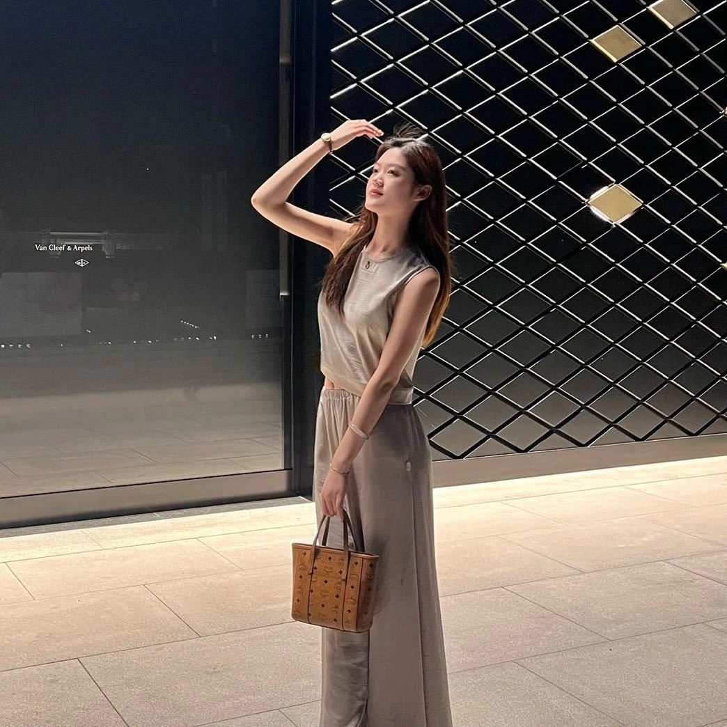 极简风显瘦轻熟风晚礼服连衣裙休闲风时尚套装性感