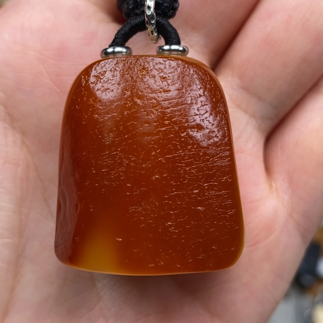 未镶嵌琥珀珠宝奇石