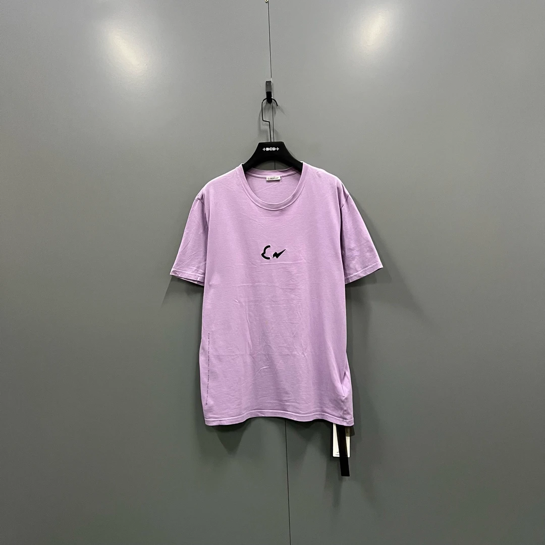 99新 MONCLER jp918 蒙口 淡紫色印花短袖 XXL 101644