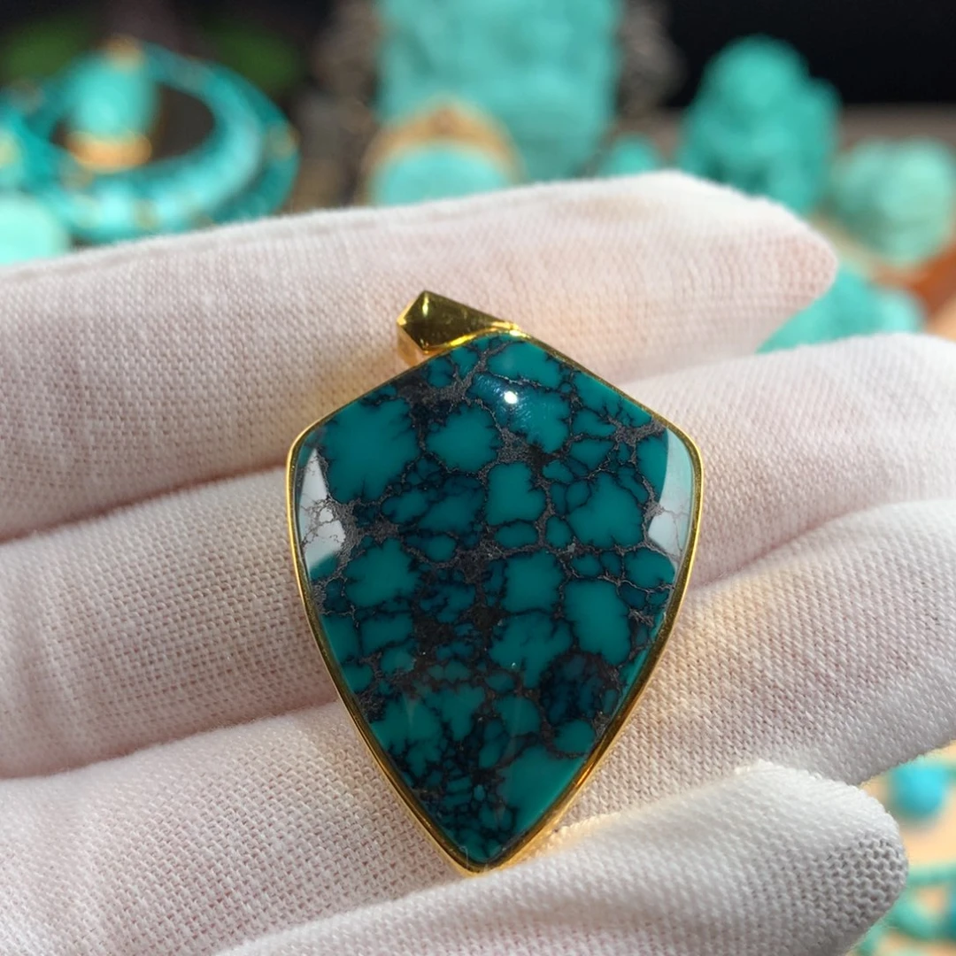 绿松石18K金镶嵌精品吊坠