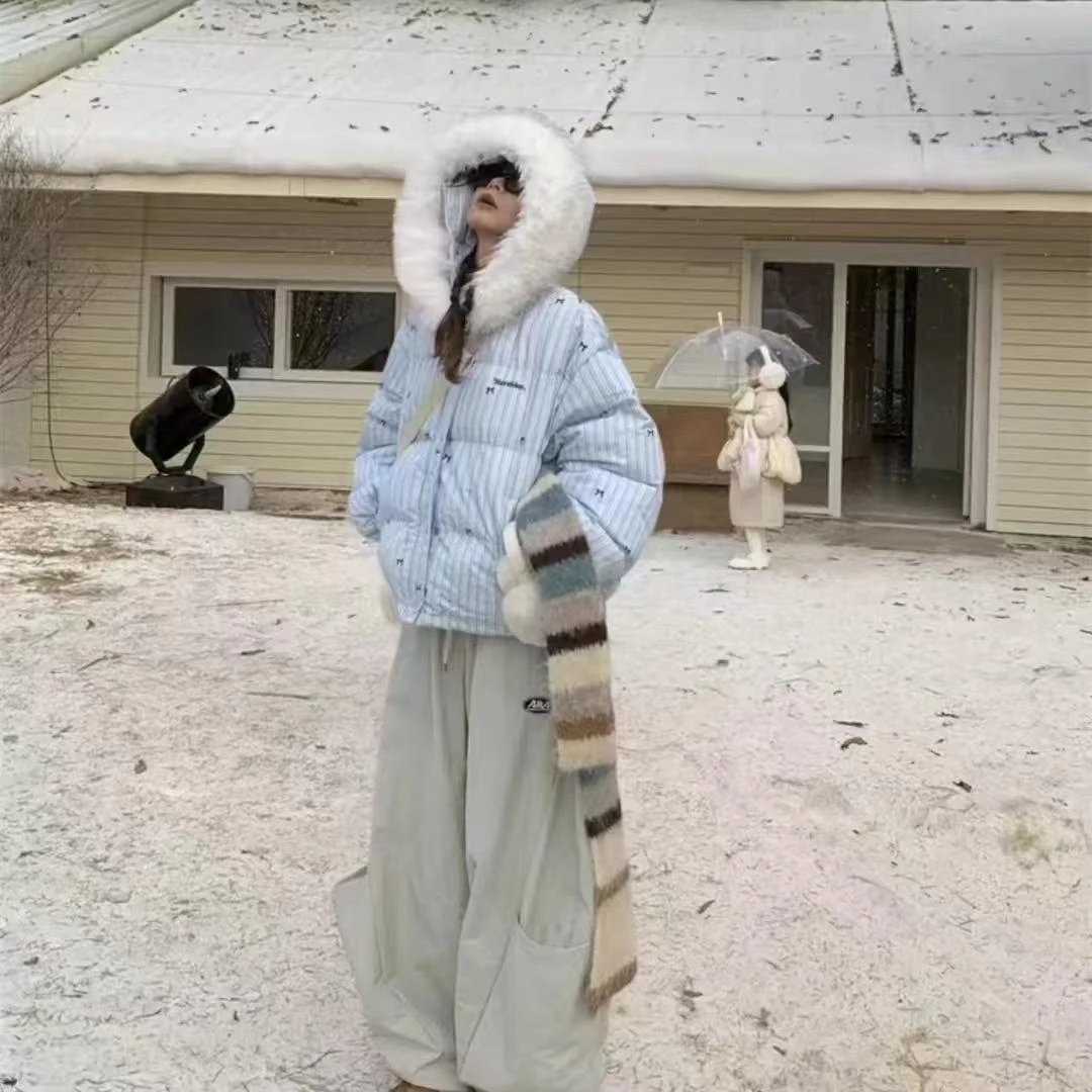 条纹蝴蝶结毛领连帽羽绒棉服女冬季新款美式设计感保暖面包服外套