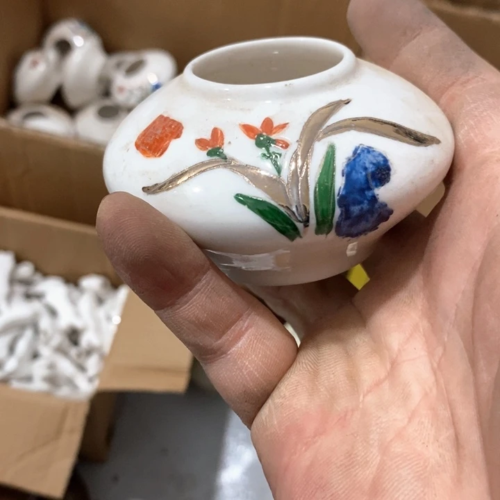 晓***宝瓷片一厂水盂一个