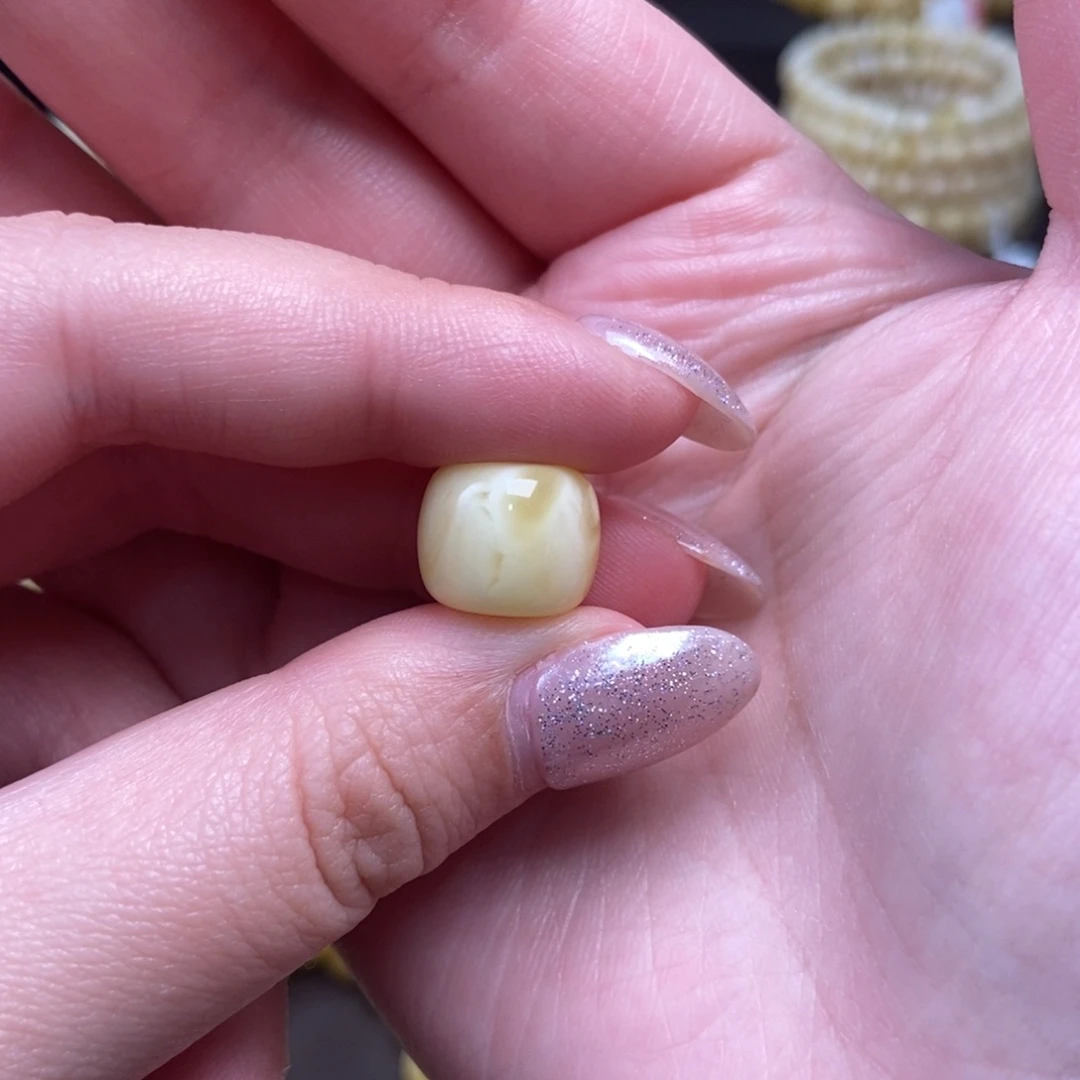 蜜蜡未镶嵌珠宝奇石卡12.8