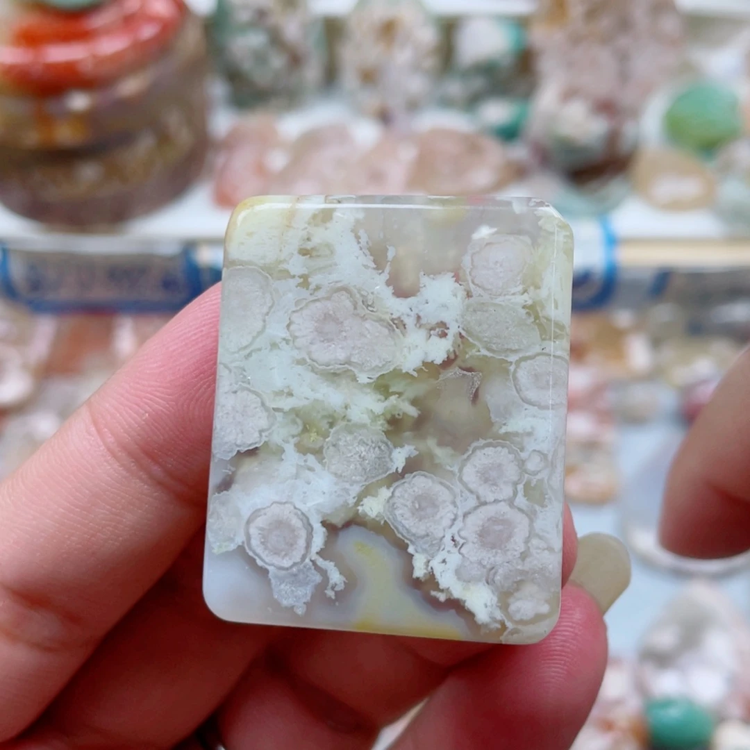 未镶嵌玛瑙/玉髓珠宝奇石