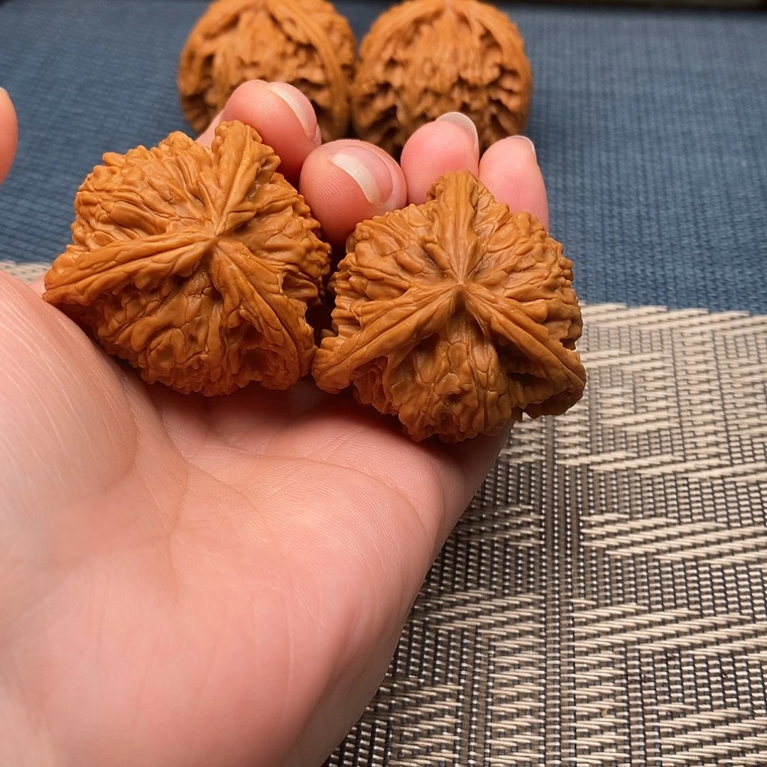 肥***仔吊坠文玩核桃三棱