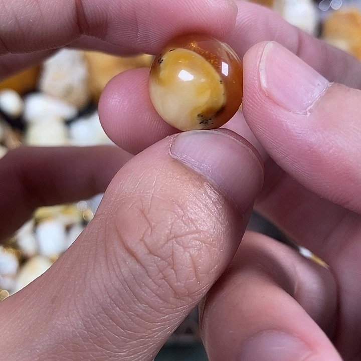 琥珀未镶嵌裸石我