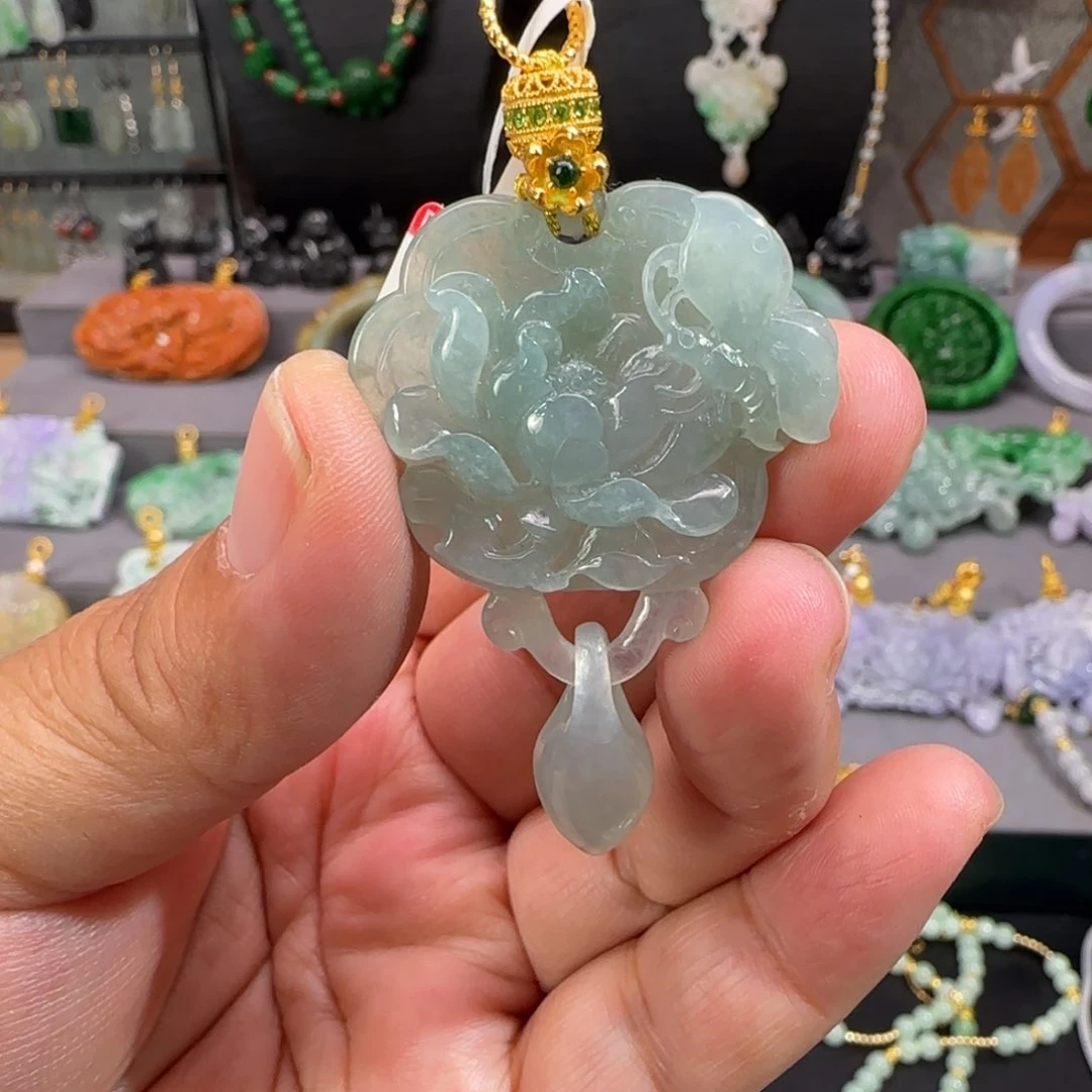 翡翠颈饰未镶嵌仿古