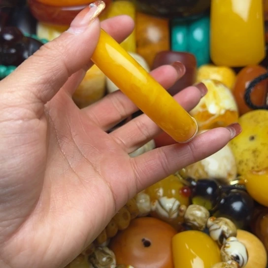 琥珀手串未镶嵌蜜蜡