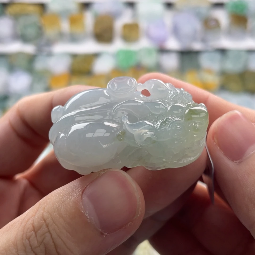 翡翠未镶嵌颈饰貔貅17