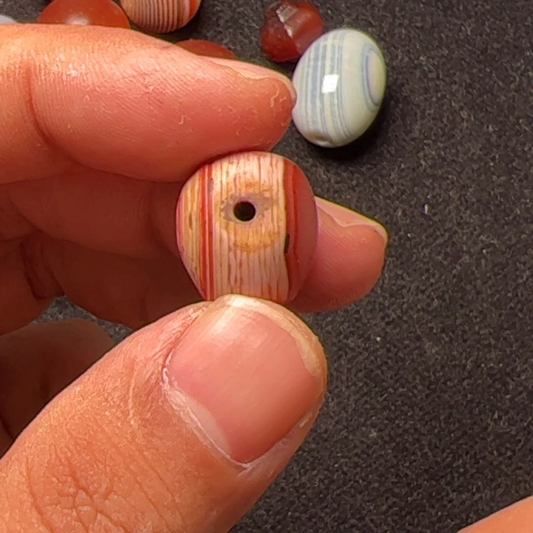 骆****玛瑙/玉髓未镶嵌配饰