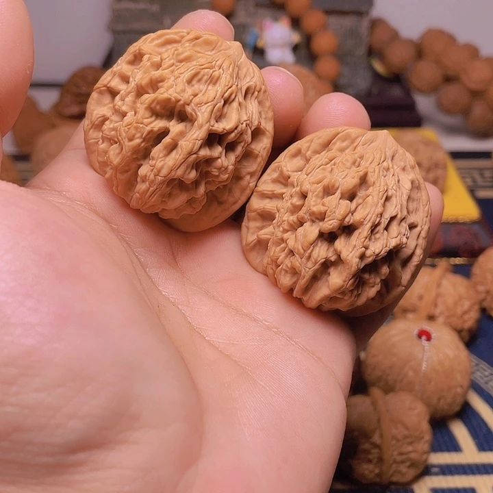 文玩核桃吊坠42精对虎头