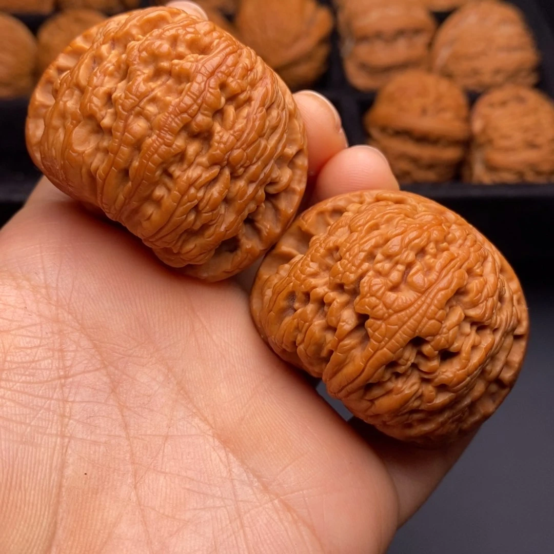 文玩核桃把件秦岭野生核桃