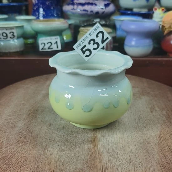 景德镇手工高温陶瓷：花边福袋内口8.5高9