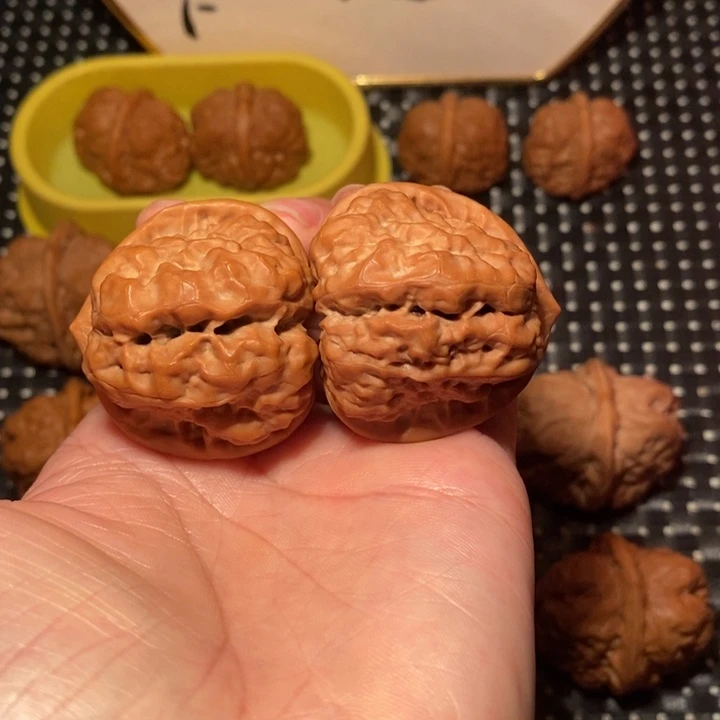 文玩核桃把件四深一线天开背八腿蛙王