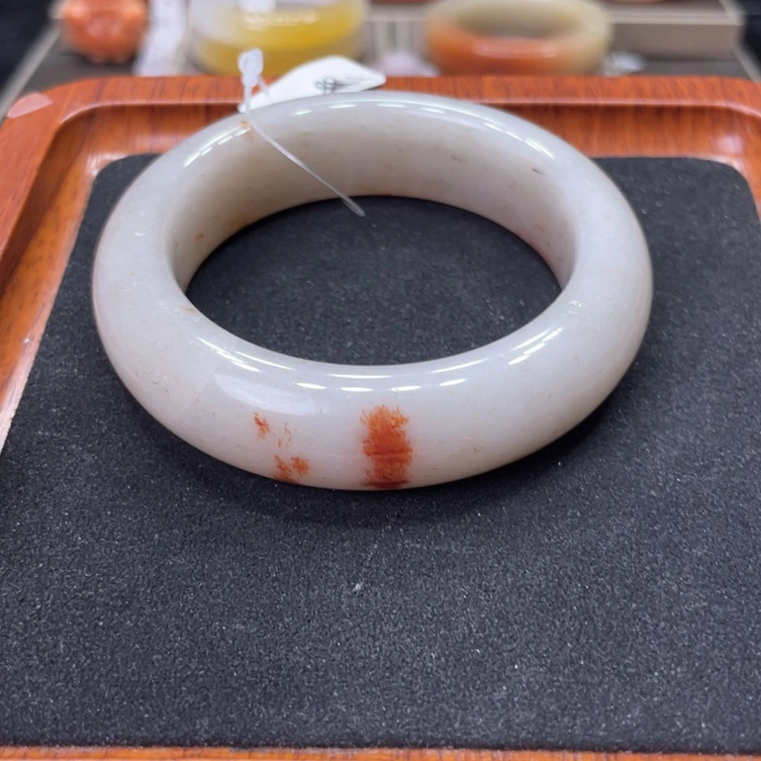 未镶嵌手镯石英岩玉