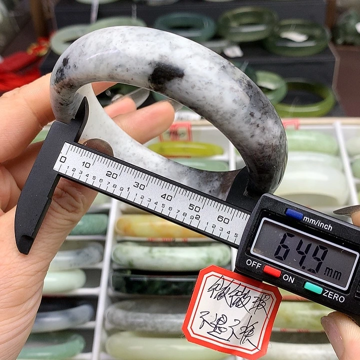蛇纹石玉手镯未镶嵌752