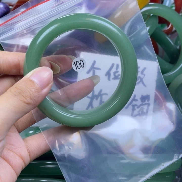 未镶嵌手镯石英质玉58