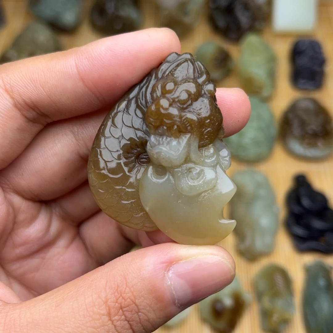 和田玉未镶嵌颈饰