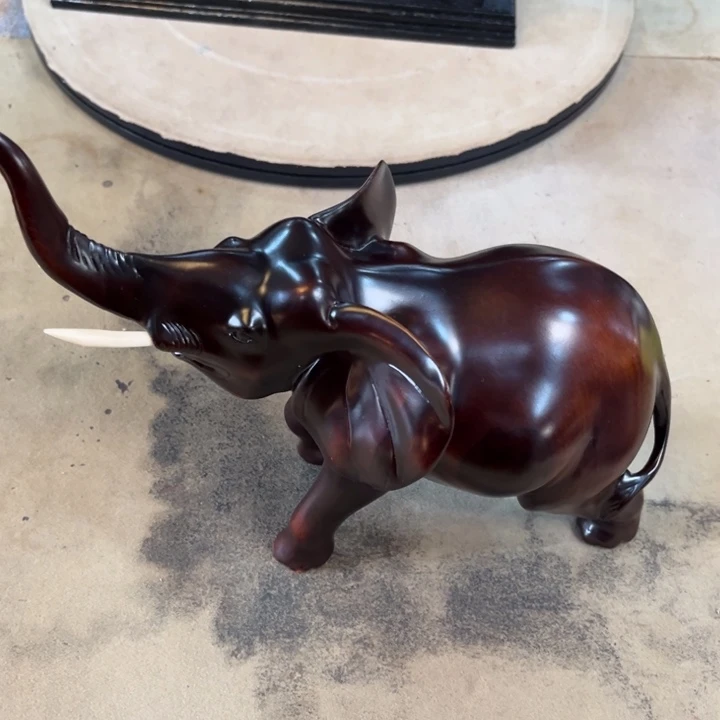 黑酸枝木类大象摆件