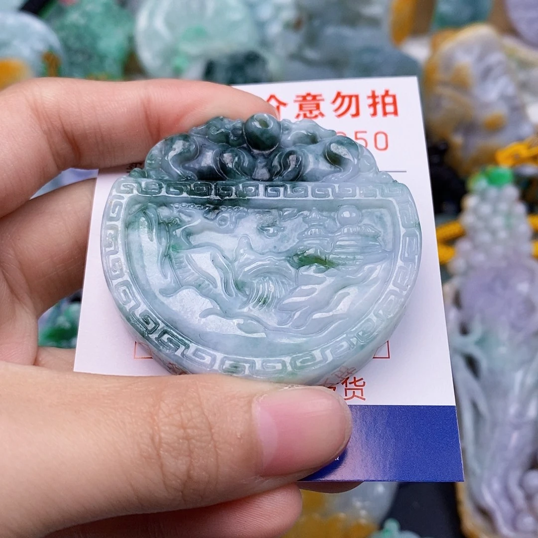 吊坠(不含链)未镶嵌翡翠
