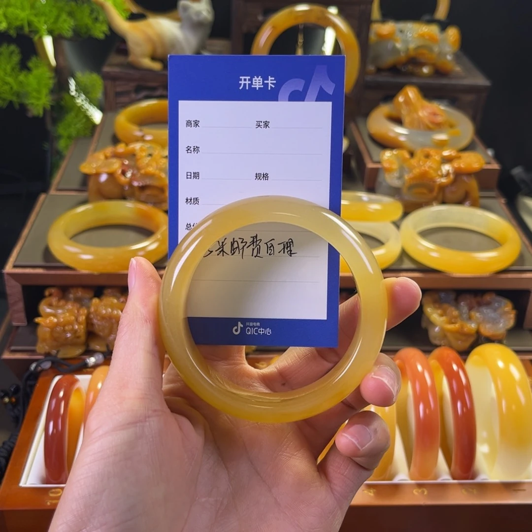 未镶嵌手镯石英质玉