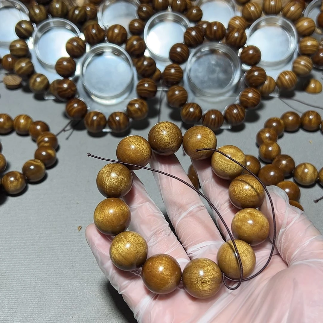 金丝楠晴****.金丝楠小叶桢楠2.0枯木黄金底