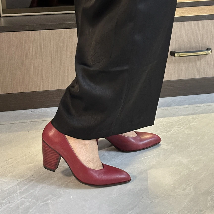 商务时尚气质百搭真皮女鞋粗跟中跟酒红复古单鞋女士秋装小皮鞋