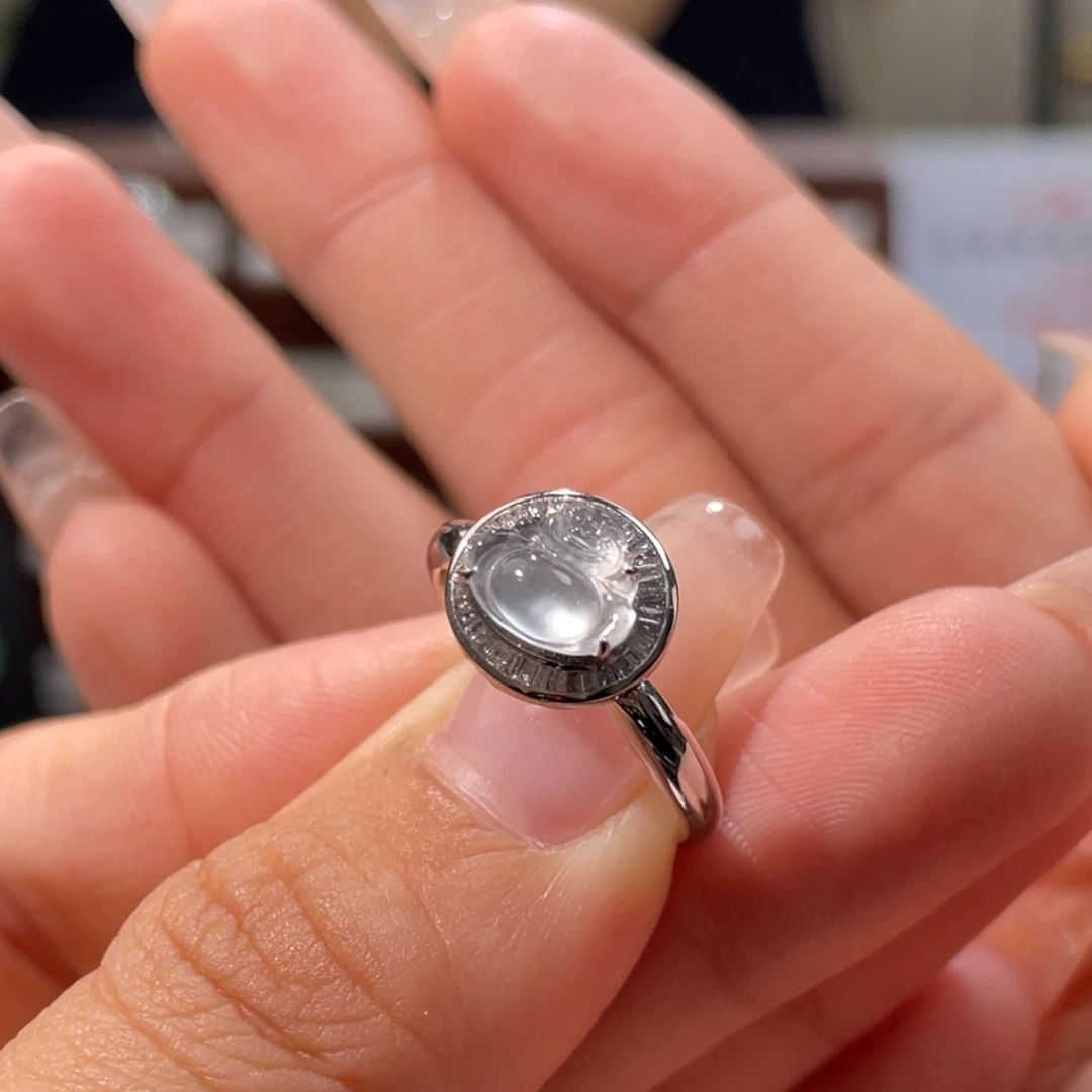 翡翠18K金镶嵌戒指