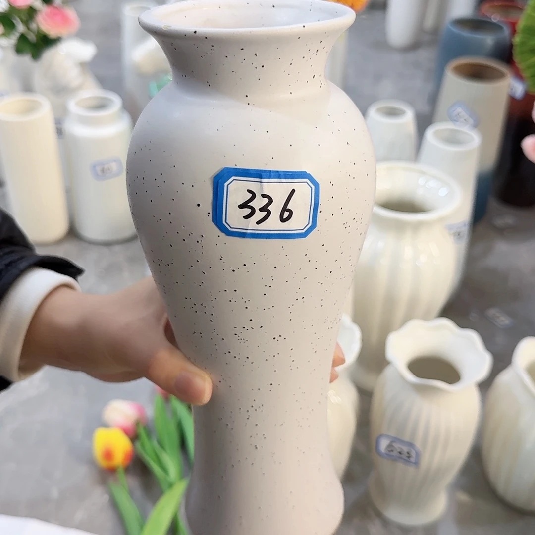 瓶336号复古陶瓷高25厘米微瑕一个