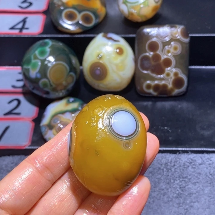 未镶嵌玛瑙/玉髓珠宝奇石