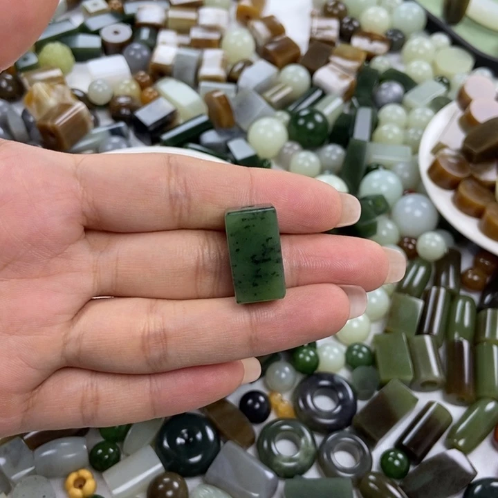 未镶嵌和田玉珠宝半成品人*