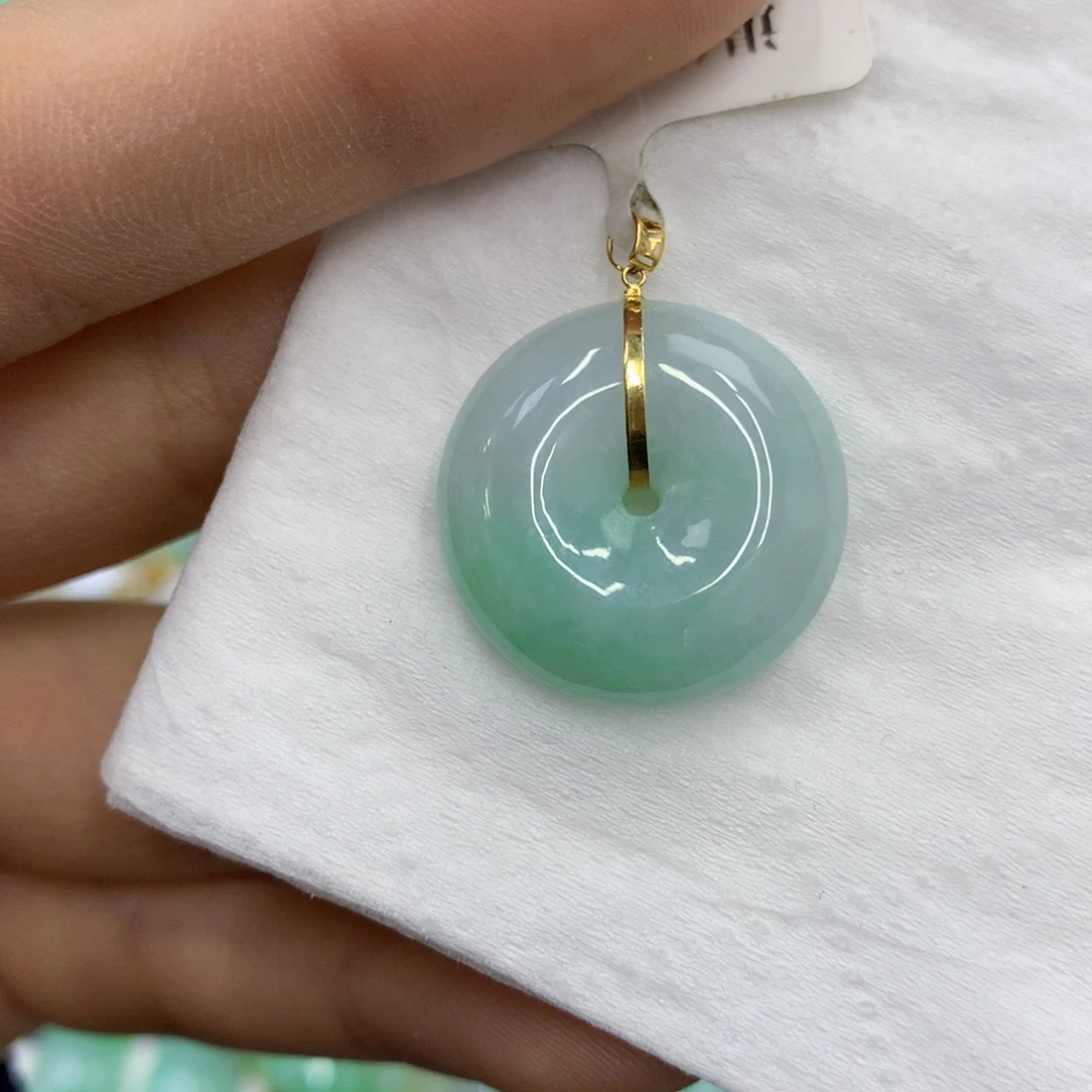 翡翠18K金镶嵌颈饰翡翠