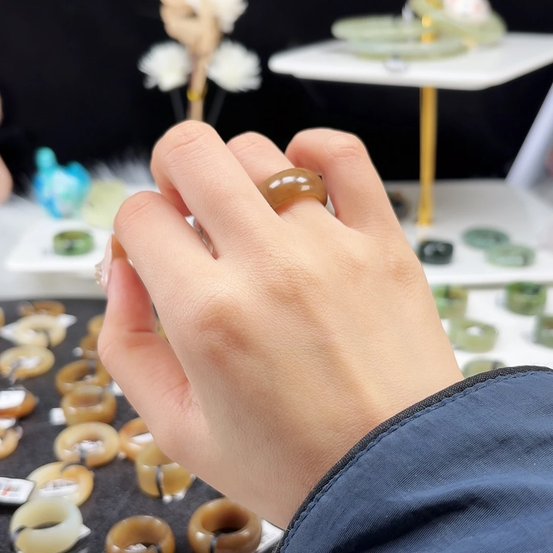 和田玉未镶嵌戒指P54糖色轮胎16.5不退换