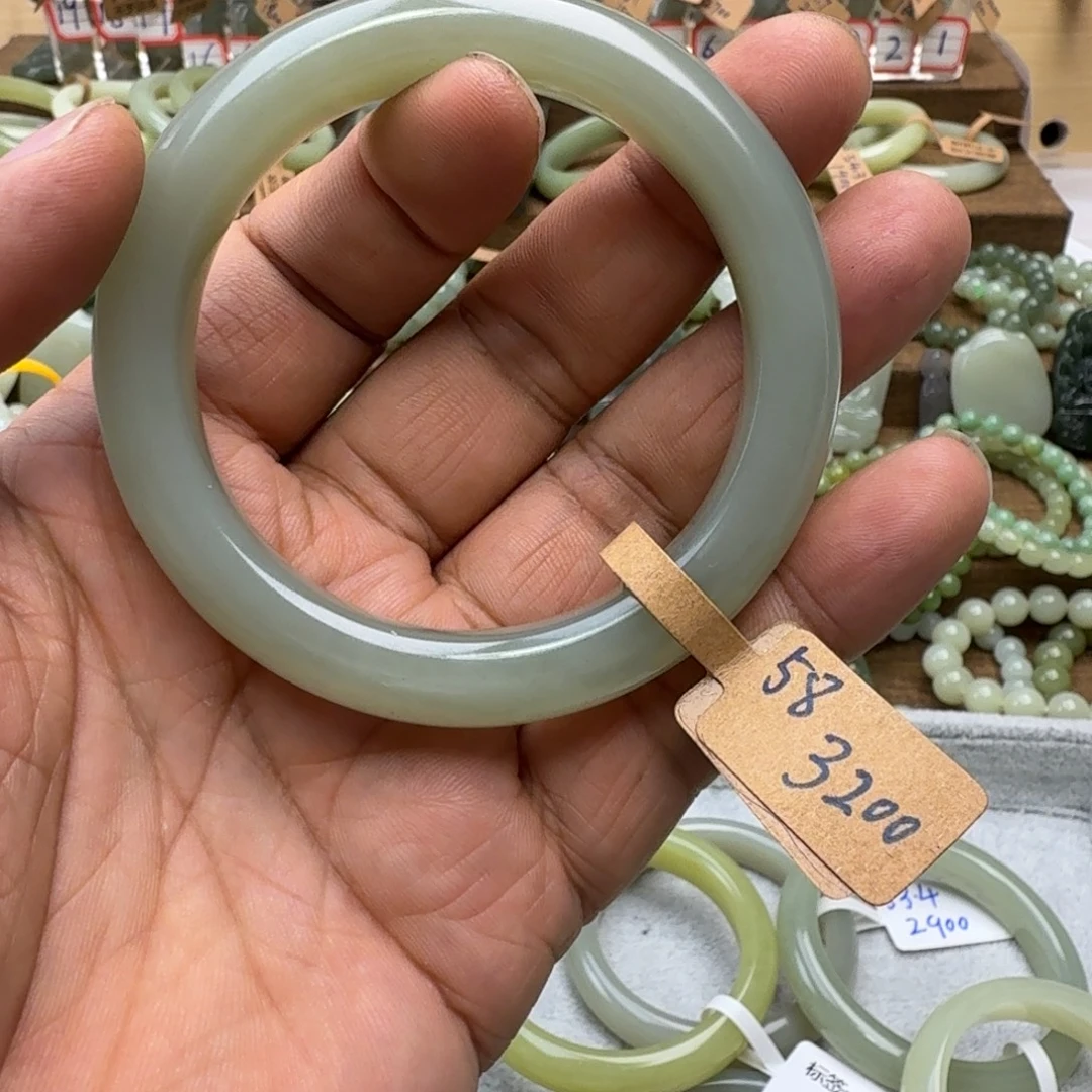 家****和田玉未镶嵌手镯