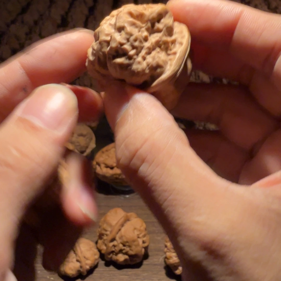 糯***团文玩核桃吊坠蛤蟆的眼睛是真的好看啊