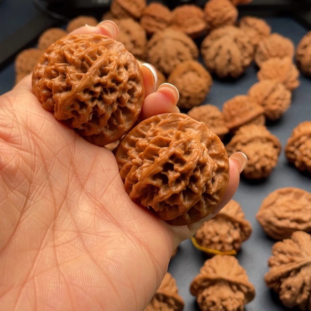 M***S吊坠文玩核桃秦岭核桃