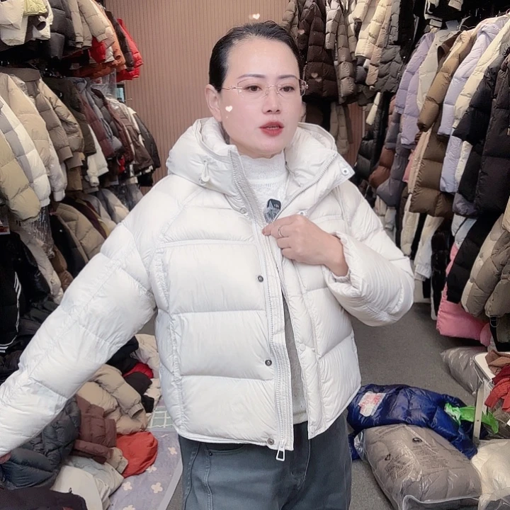 艾雨衣尚羽绒外套