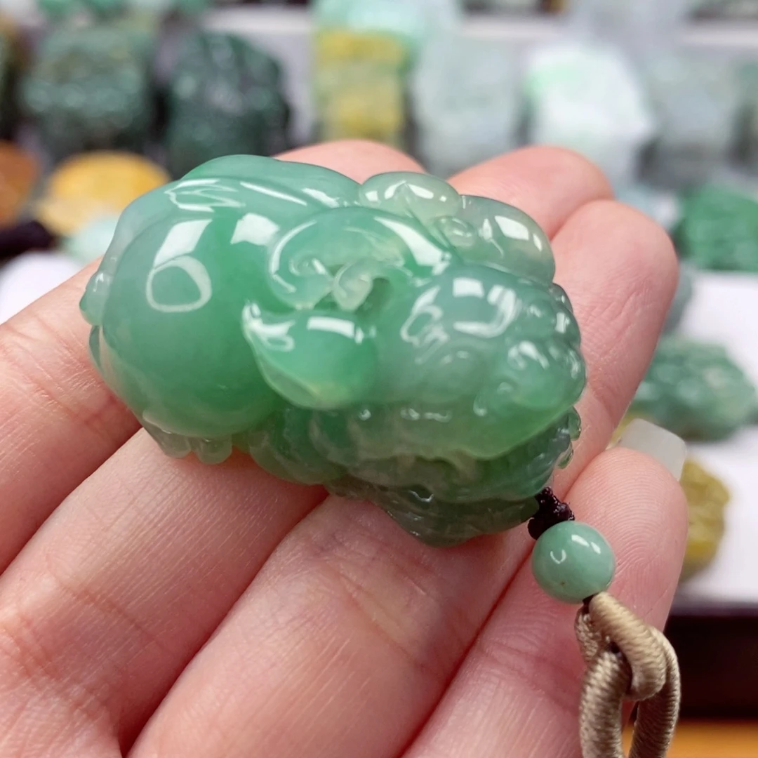 翡翠颈饰未镶嵌翡翠