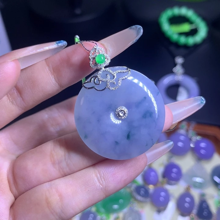 颈饰18K金镶嵌翡翠天然