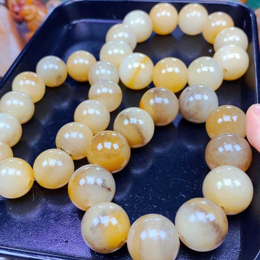 石英质玉（黄龙玉）未镶嵌颈饰