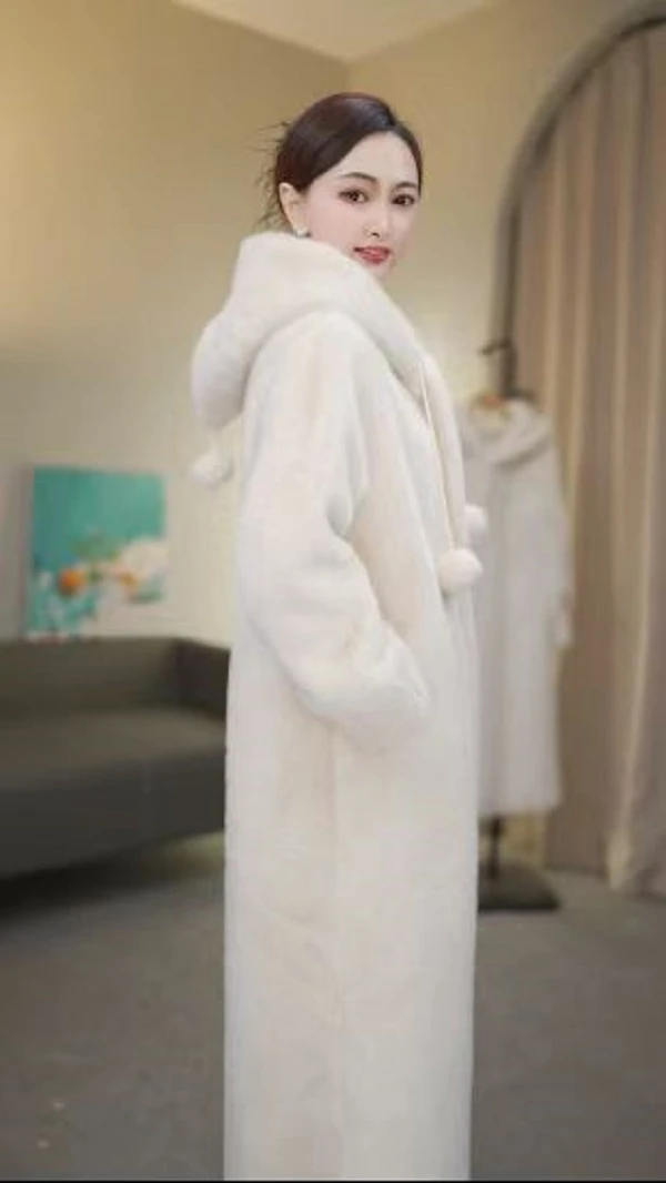 【孟彦希】2025新款时尚百搭原创设计师新款轻奢洋气外套2436