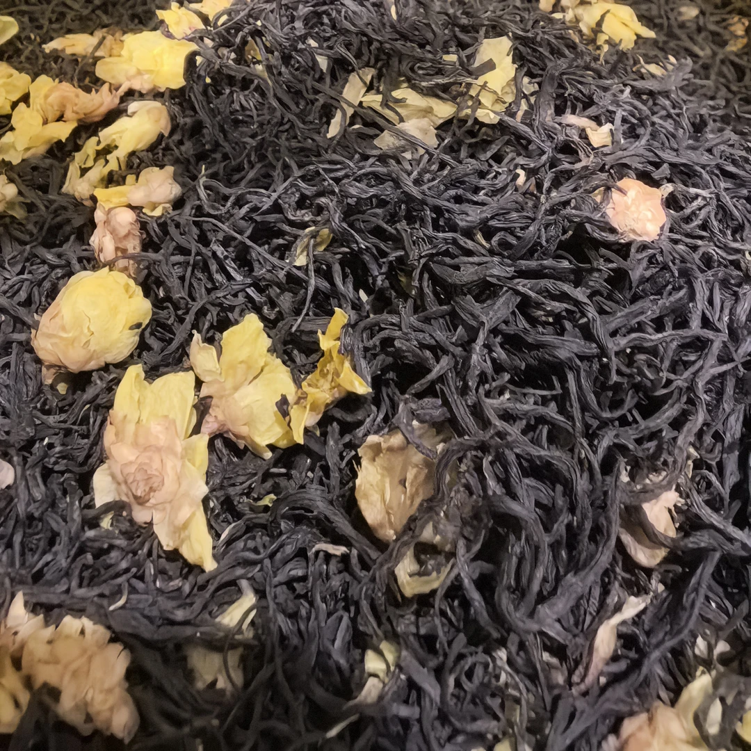 杭州龙井茶制作九曲红梅--腊梅九曲