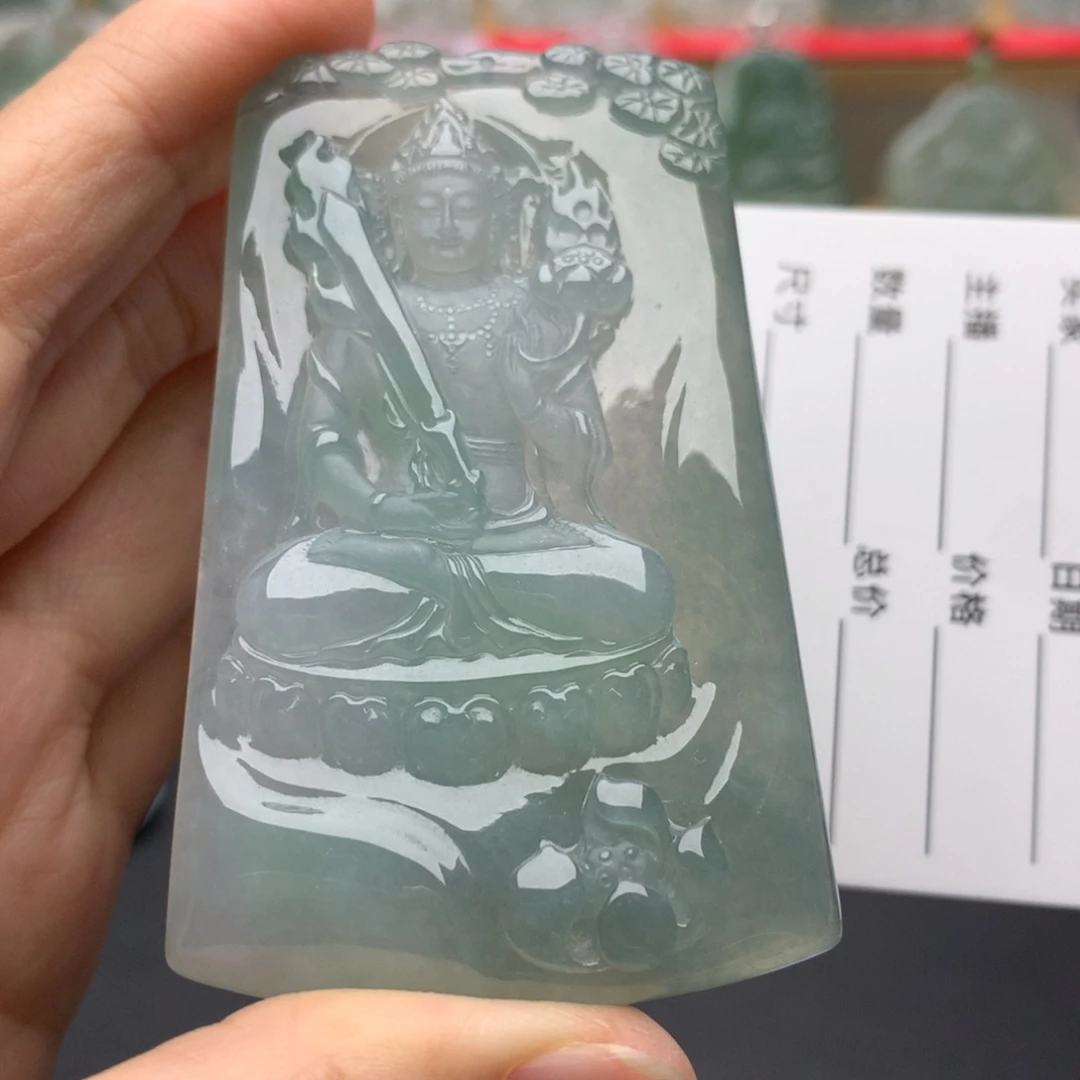 翡翠未镶嵌颈饰虚空