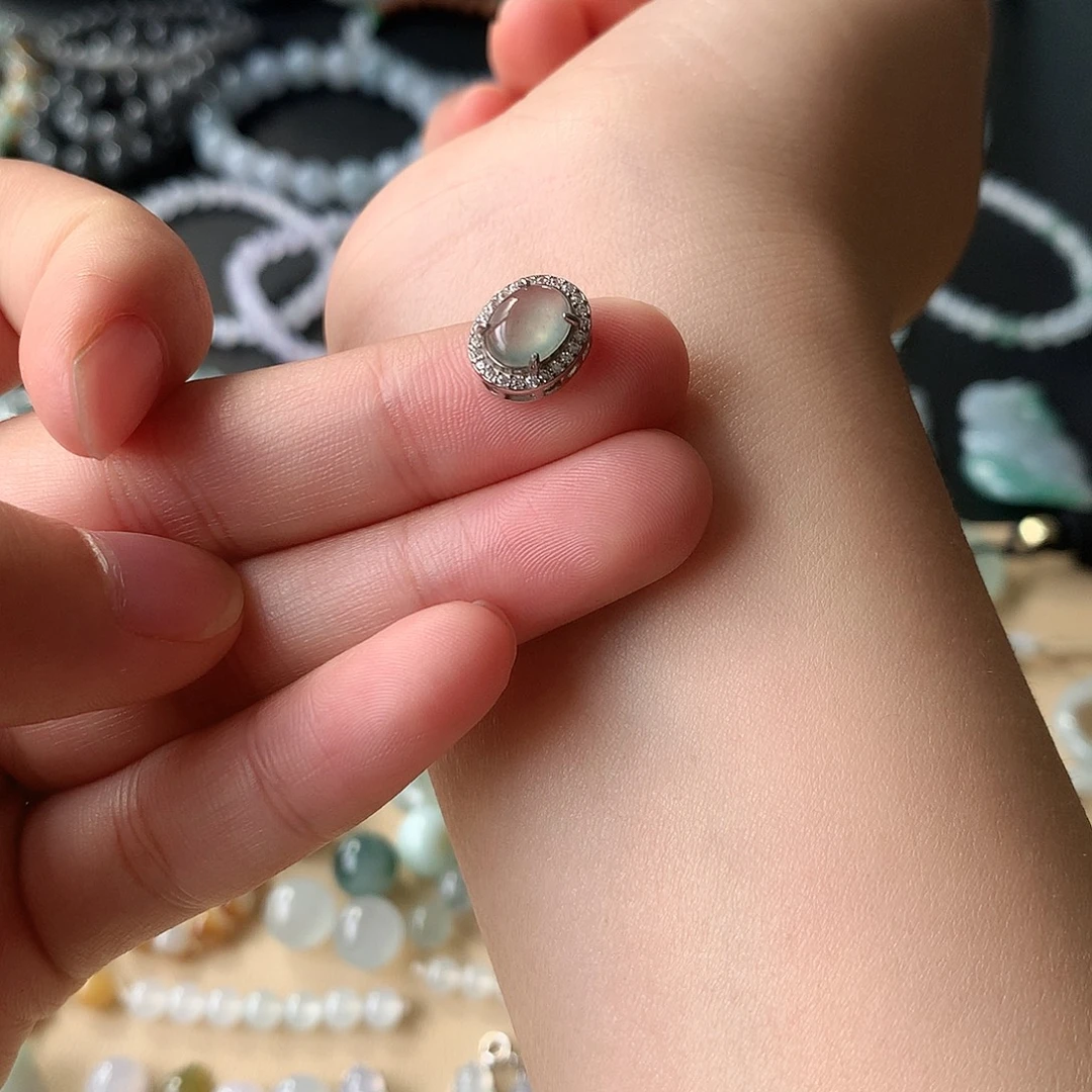 翡翠未镶嵌颈饰蛋面