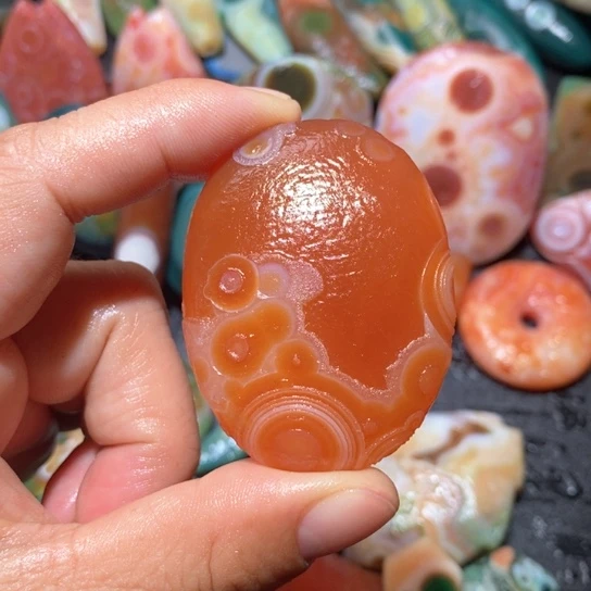 石英质玉珠宝半成品未镶嵌乱**纷