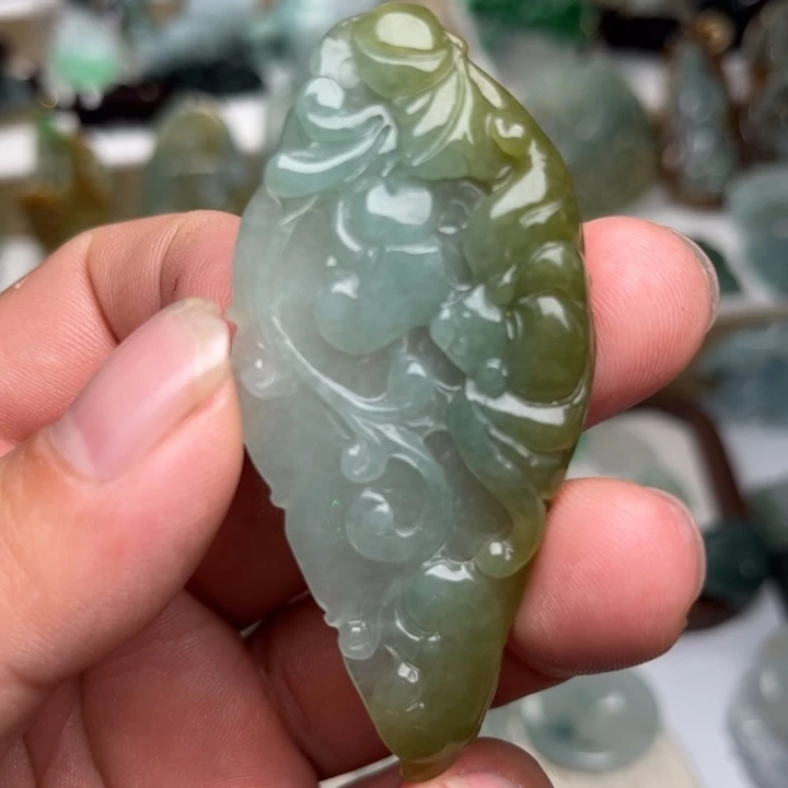 颈饰未镶嵌翡翠金枝玉叶