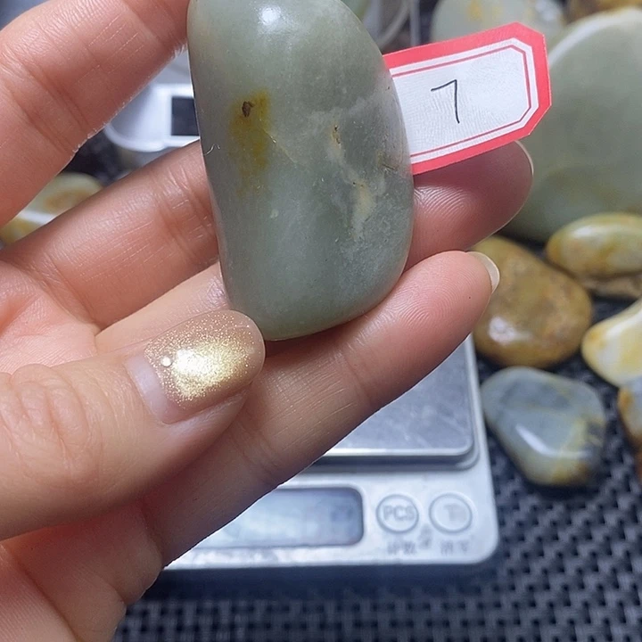 和田玉未镶嵌珠宝奇石7