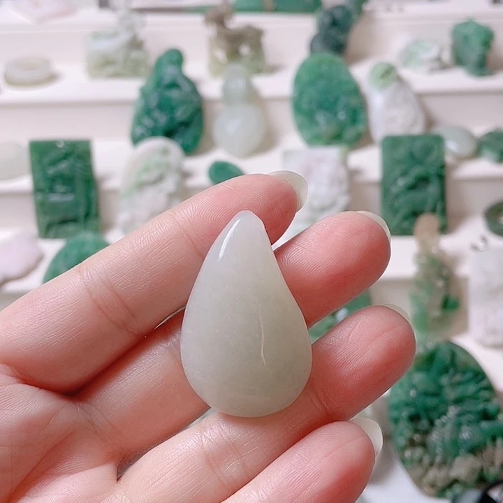 独山玉未镶嵌颈饰