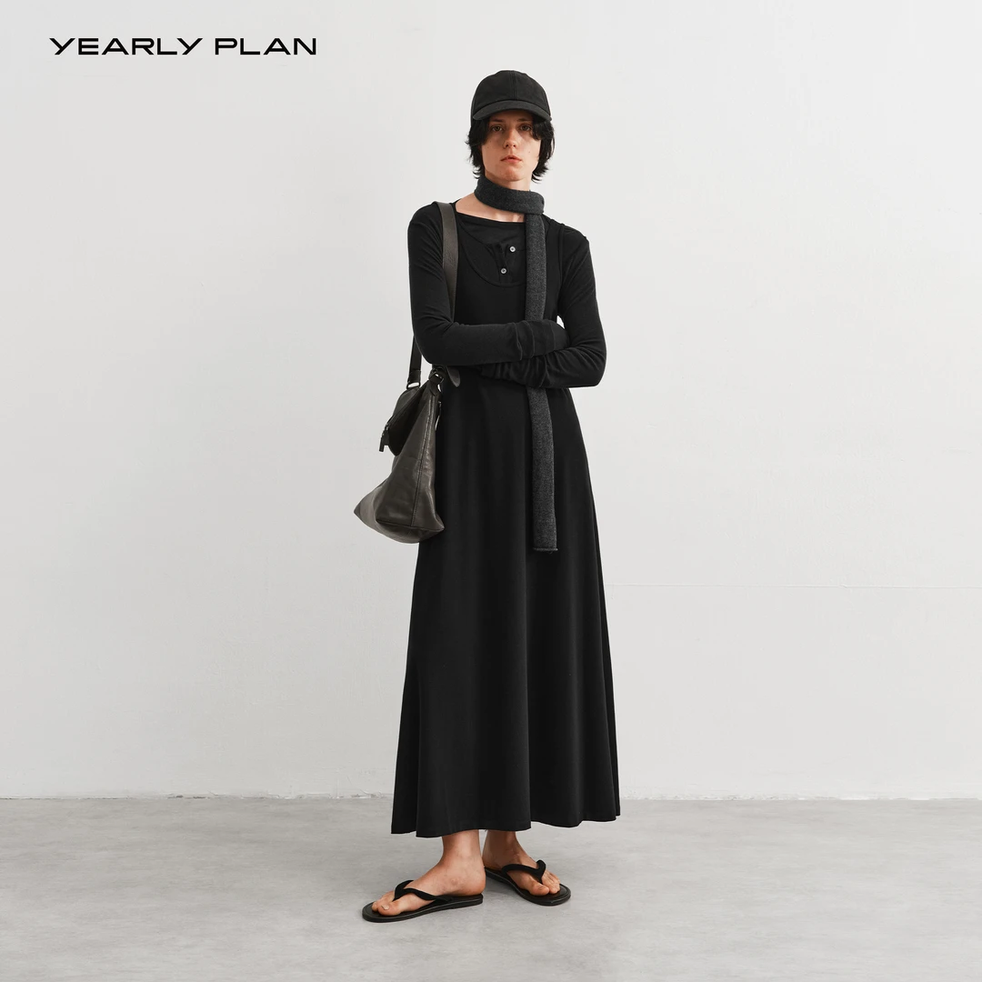 YEARLY PLAN 2025秋 时髦自然流畅亲肤舒适针织连衣裙 3297气质