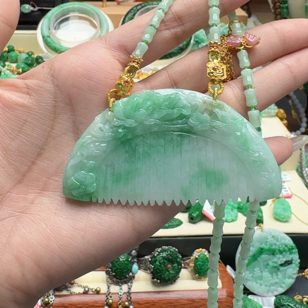 翡翠未镶嵌颈饰翡翠吊坠